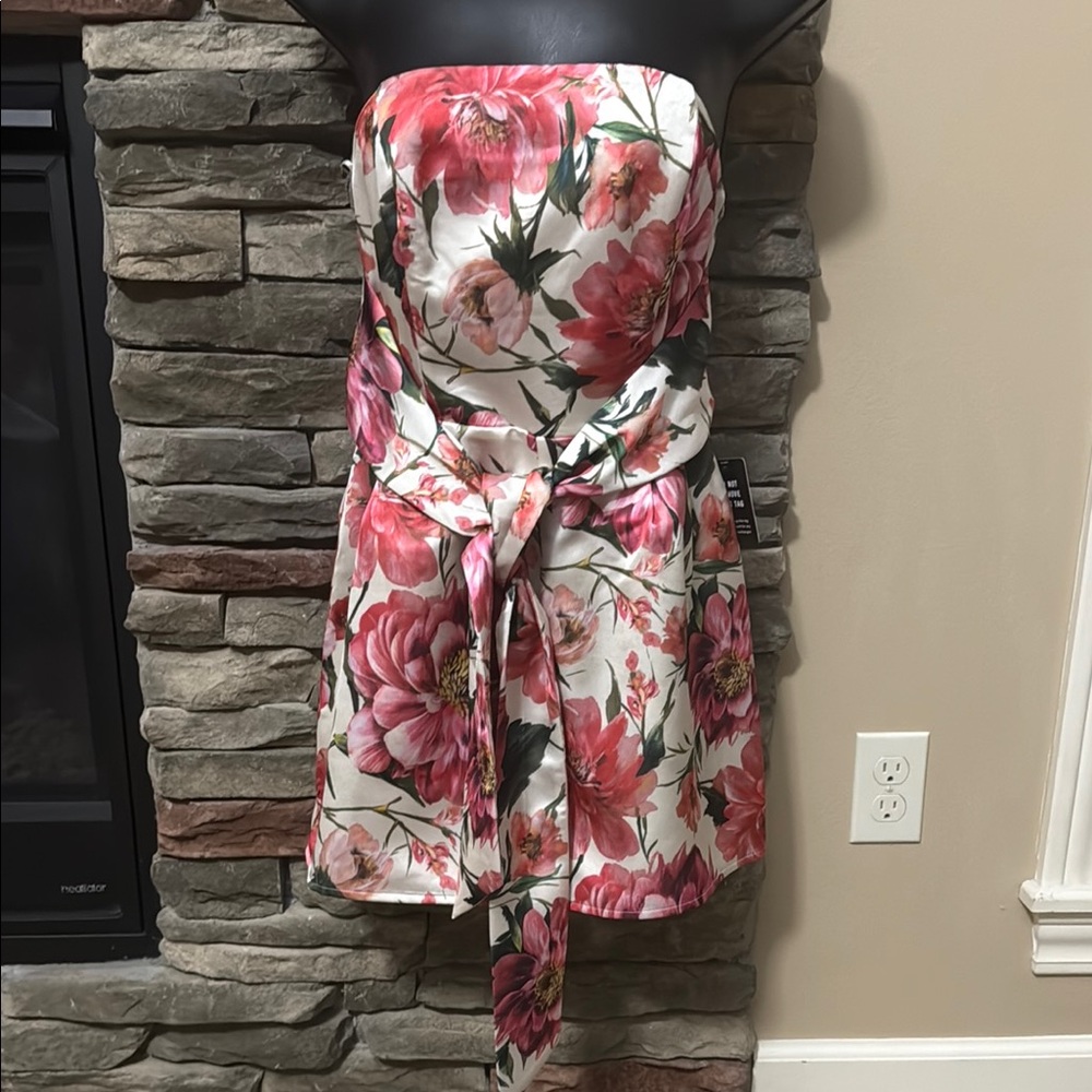 Express Floral Strapless Dress/shorts
